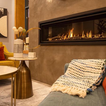 Alpenglow Lodge Family Studio With Murphy Bed By Mva Whistler Eksteriør bilde