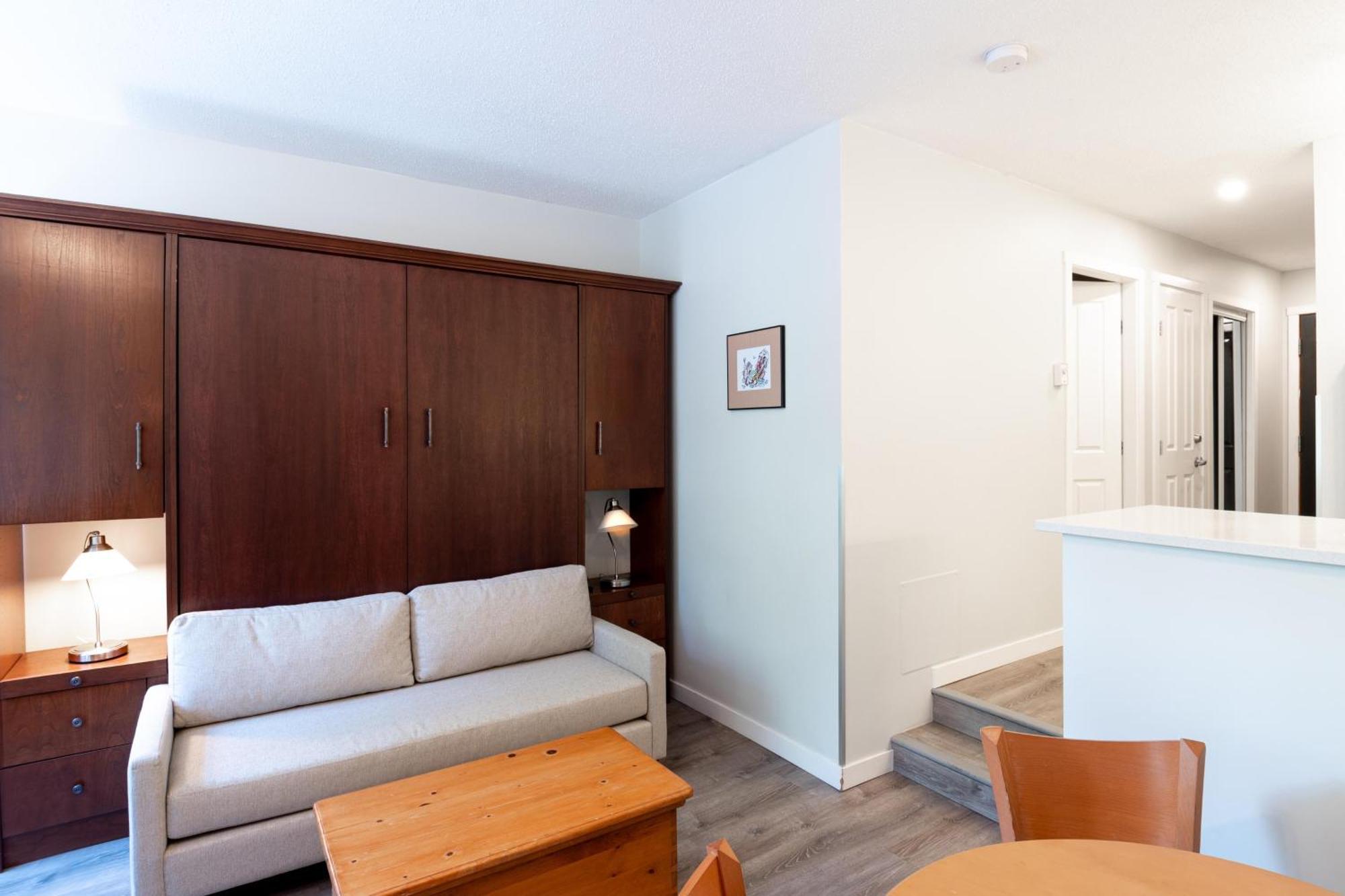 Alpenglow Lodge Family Studio With Murphy Bed By Mva Whistler Eksteriør bilde