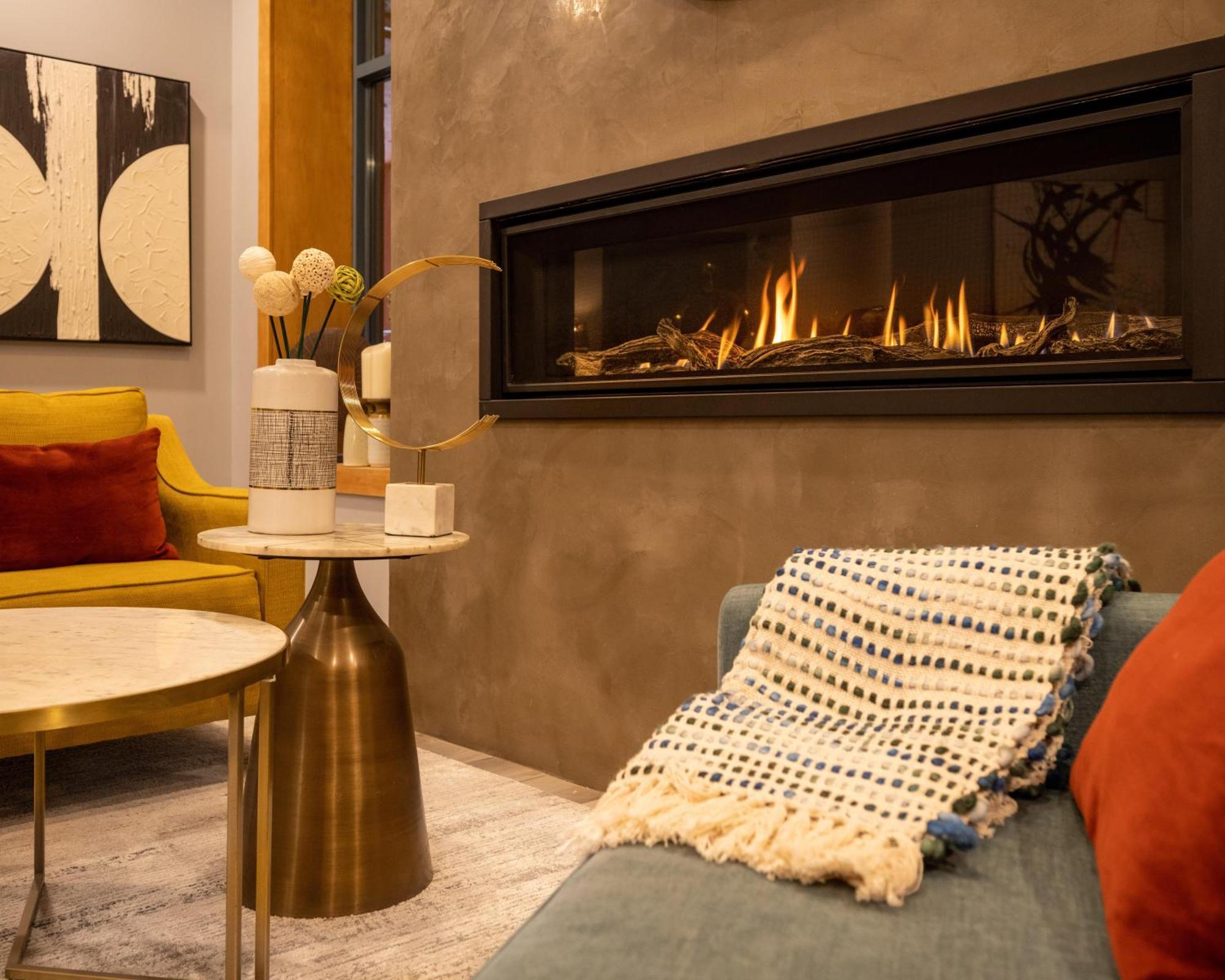 Alpenglow Lodge Family Studio With Murphy Bed By Mva Whistler Eksteriør bilde