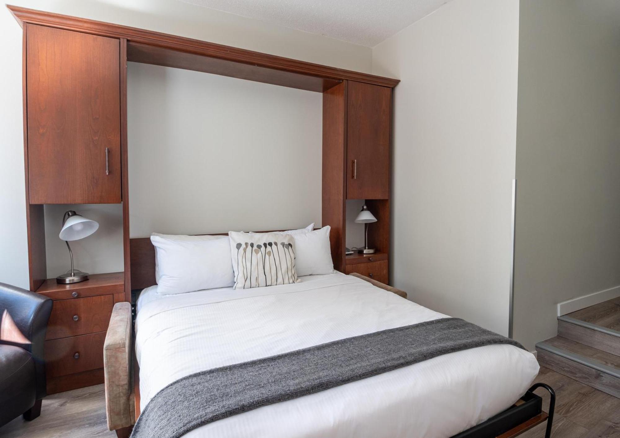 Alpenglow Lodge Family Studio With Murphy Bed By Mva Whistler Eksteriør bilde